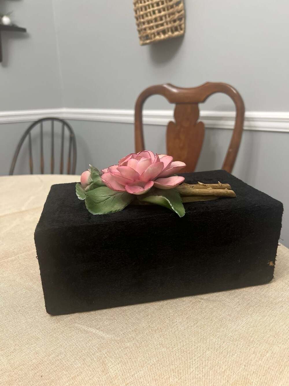 Franklin Mint 1985 Mme. Pierre Oger Hand-Painted Porcelain Rose Figurine Made in